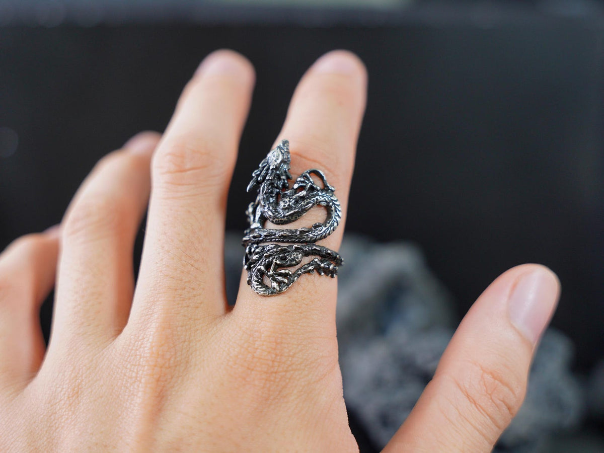 Zelda: Tears of the Kingdom Naydra Dragon Ring - 950 Silver