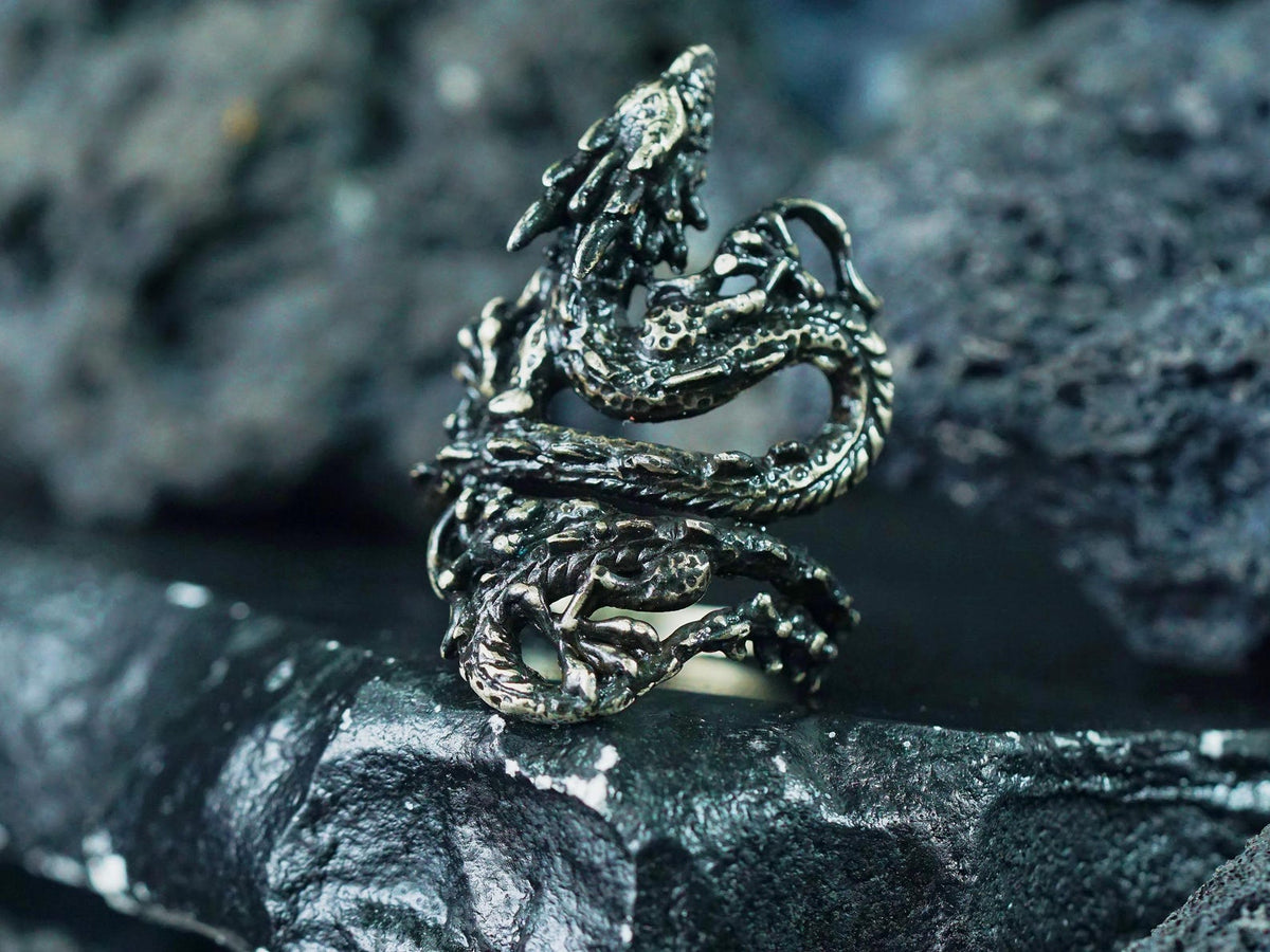 Zelda: Tears of the Kingdom Naydra Dragon Ring - 950 Silver