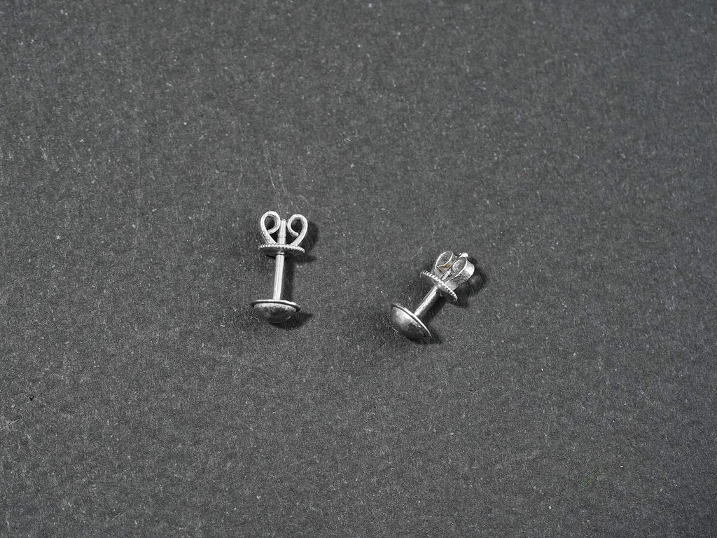 Final Fantasy VII Cloud Strife Stud Earrings - 950 Silver