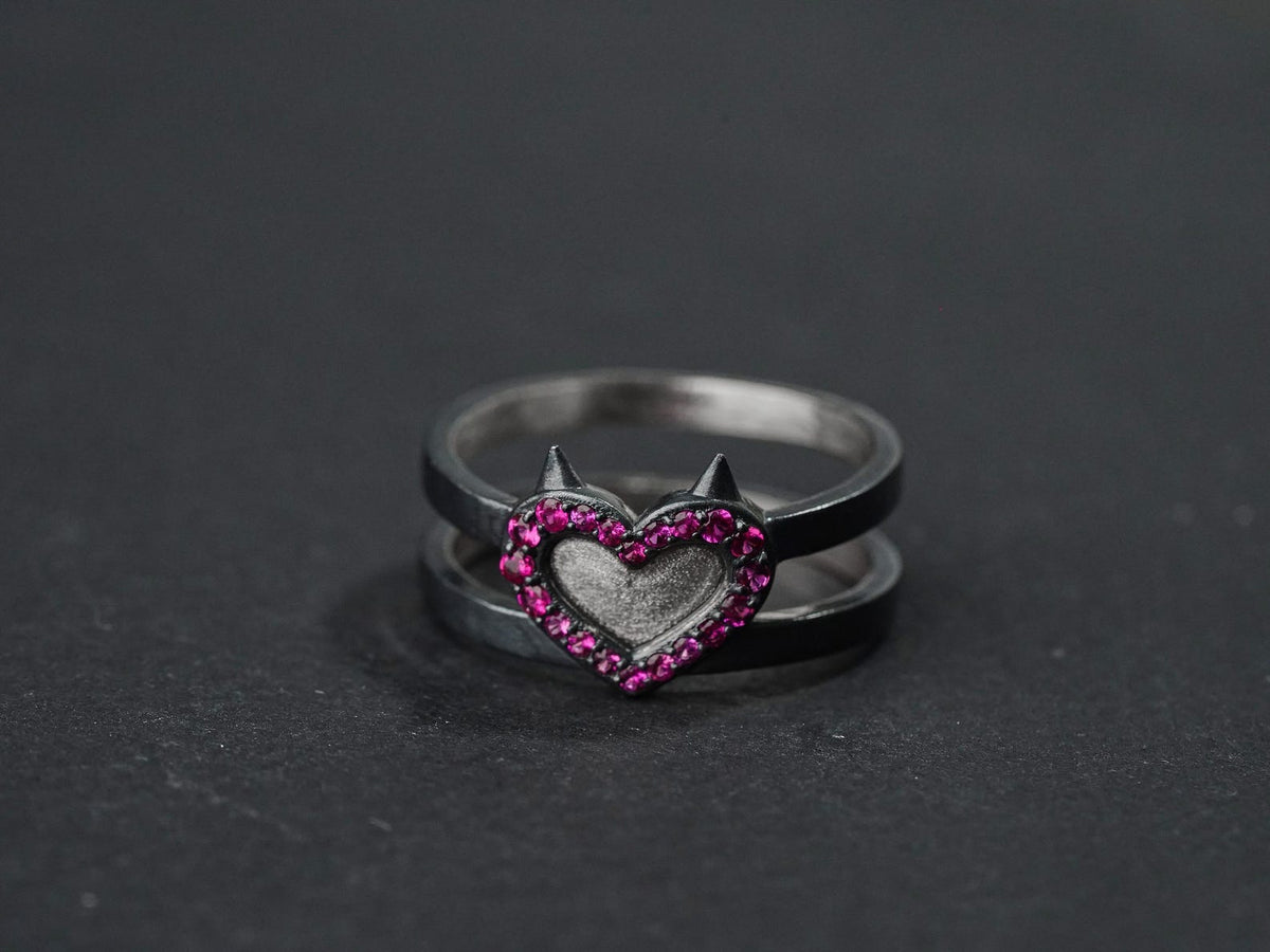 Valorant Clove Heart Signet Ring - Sterling Silver
