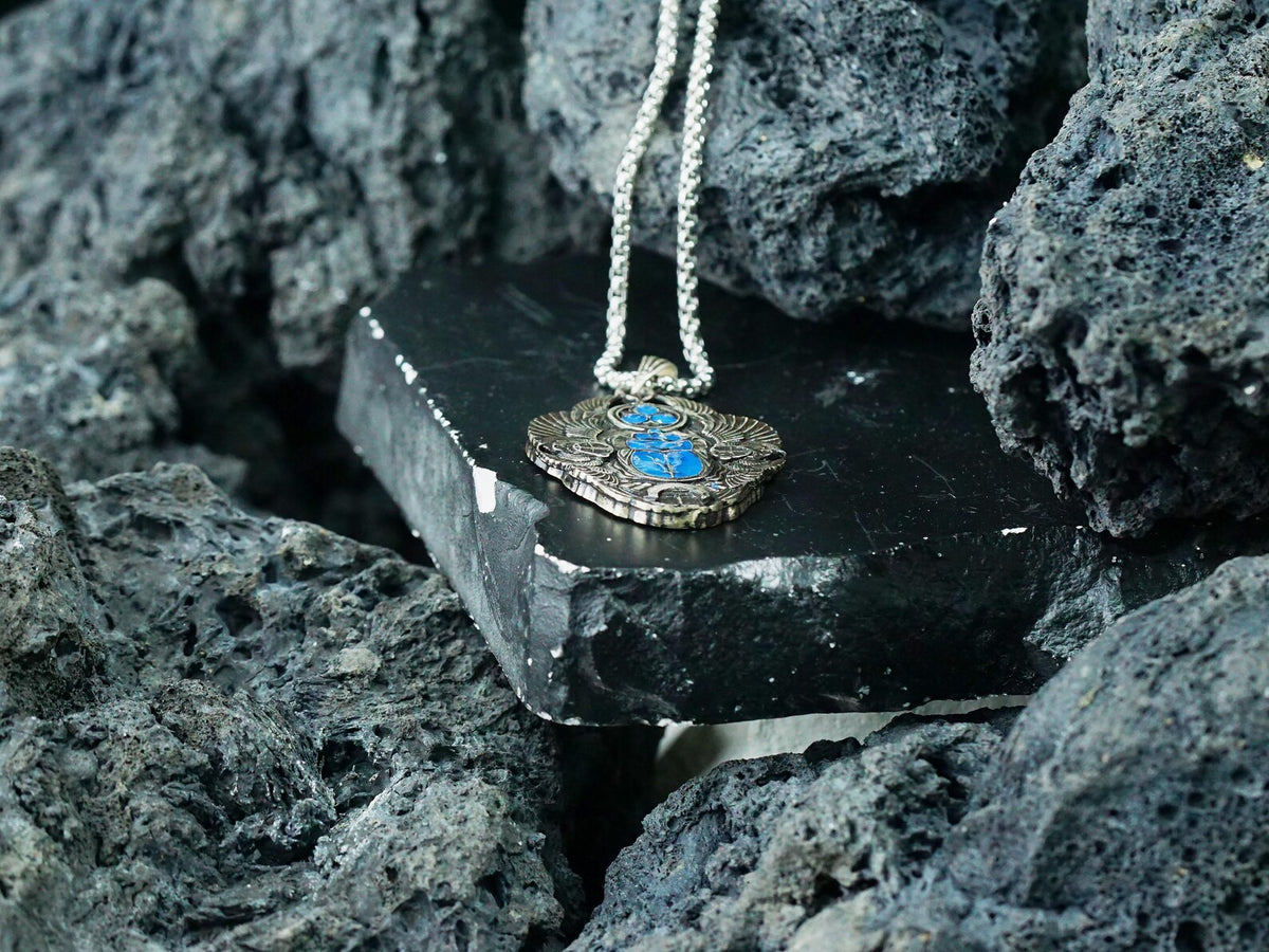 Baldur's Gate 3 Scarab of Protection Amulet - 950 Silver