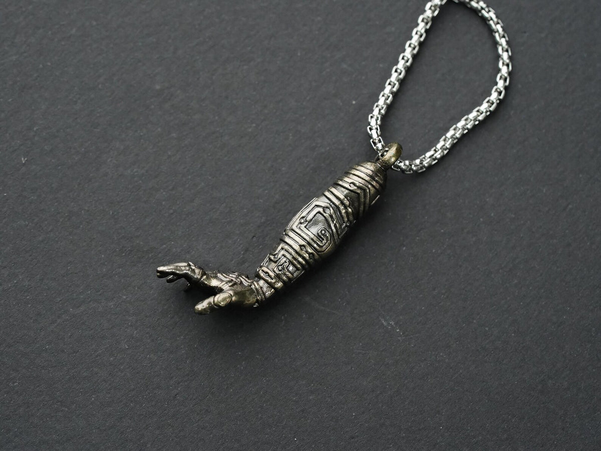 Zelda: Tears of the Kingdom Rauru's Hand Necklace - 950 Silver