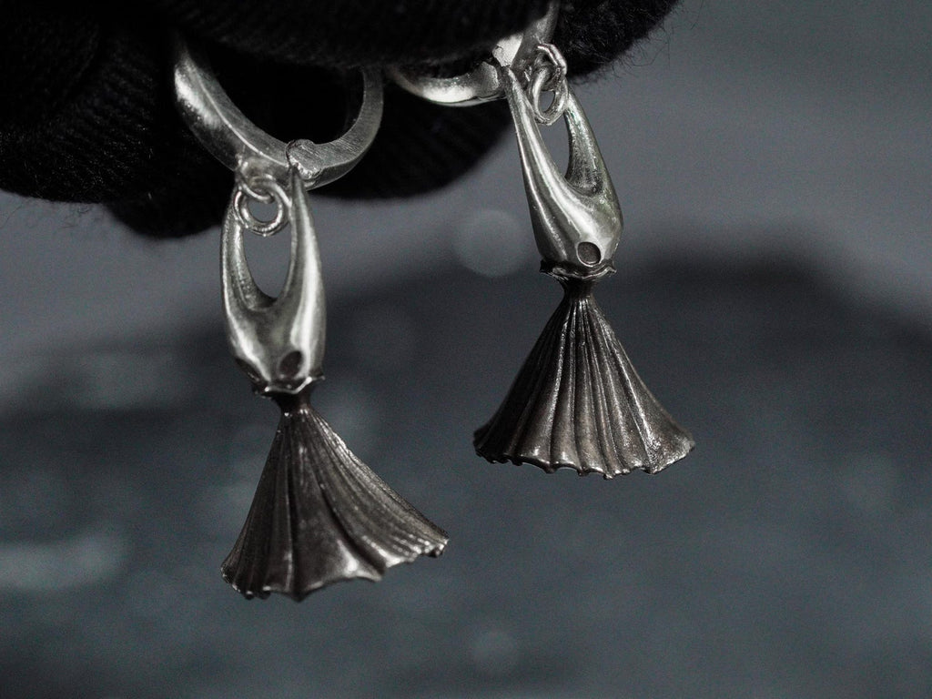 Hollow Knight: Silksong Hornet Needle Necklace - 950 Silver