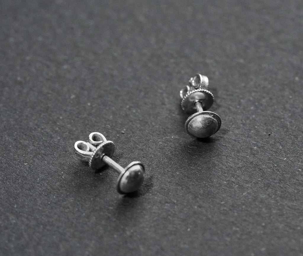 Final Fantasy VII Cloud Strife Stud Earrings - 950 Silver
