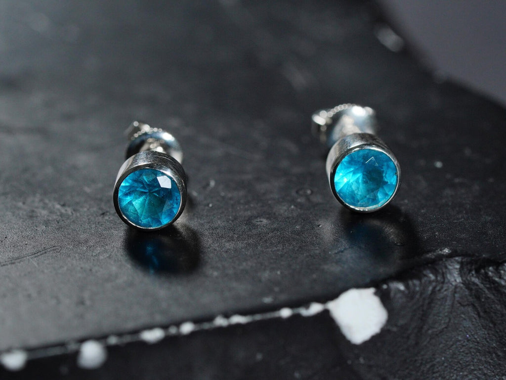 Valorant Waylay Stud Earrings with Blue Gem - 950 Silver