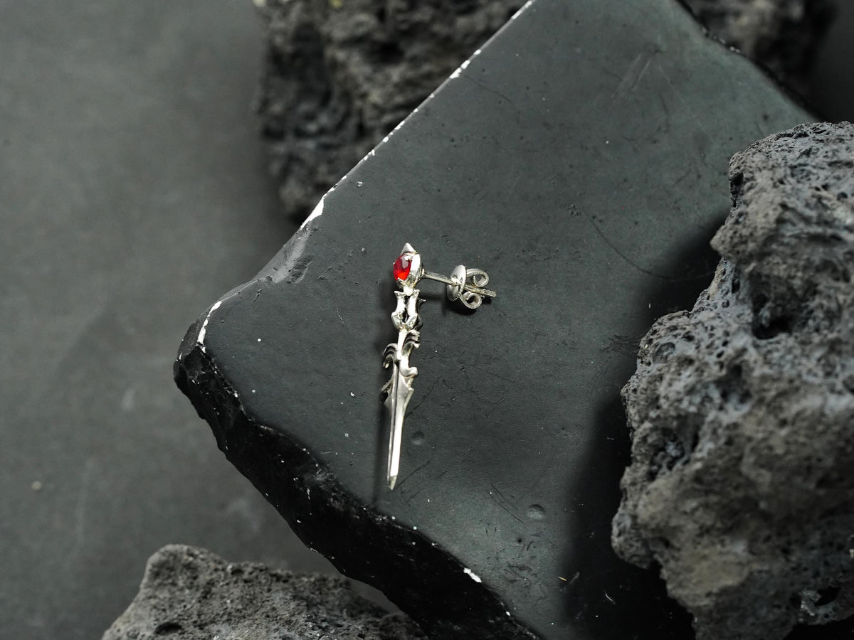 Final Fantasy XVI Dion Lesage Earring - 950 Silver