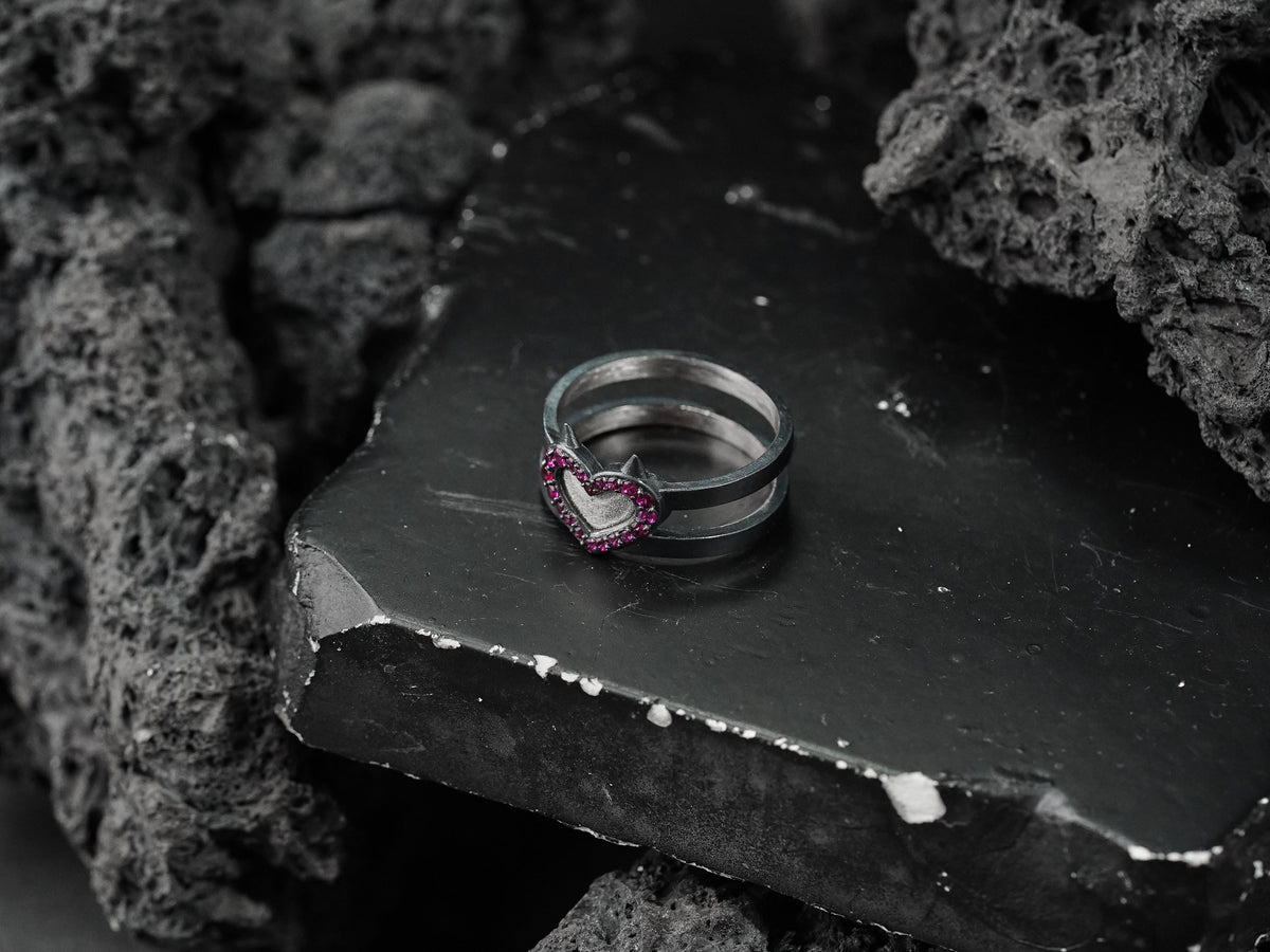 Valorant Clove Heart Signet Ring - Sterling Silver