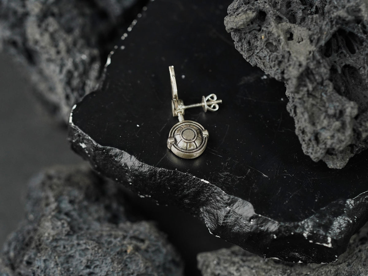 Final Fantasy VII Tifa Rosa Teardrop Earrings