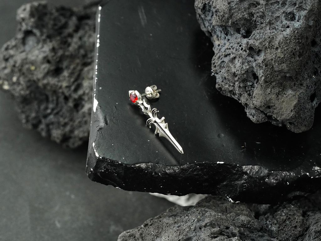 Final Fantasy XVI Dion Lesage Earring - 950 Silver