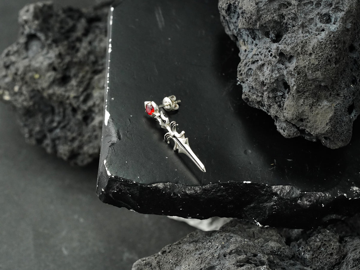 Final Fantasy XVI Dion Lesage Earring - 950 Silver