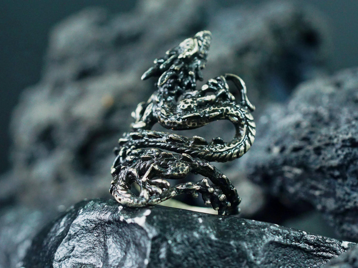 Zelda: Tears of the Kingdom Naydra Dragon Ring - 950 Silver