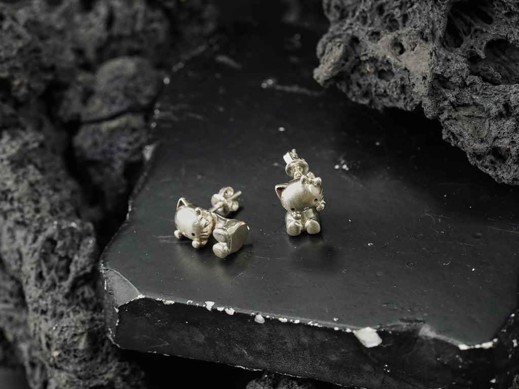 Hello Kitty Face Stud Earrings - 950 Silver