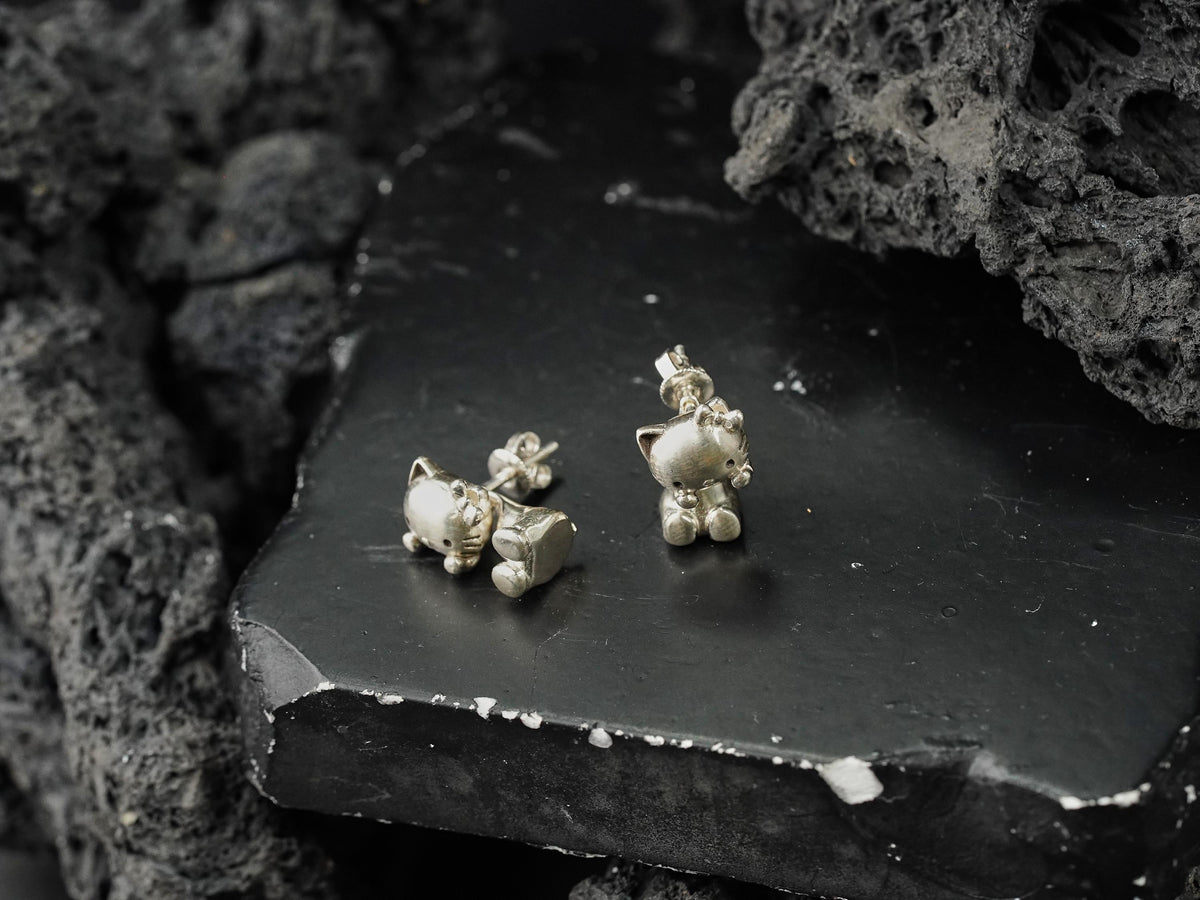 Hello Kitty Face Stud Earrings - 950 Silver