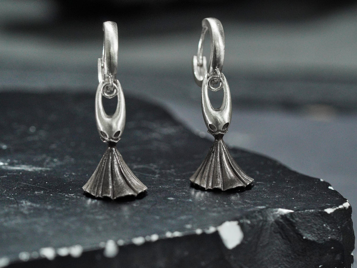 Hollow Knight: Silksong Hornet Needle Necklace - 950 Silver