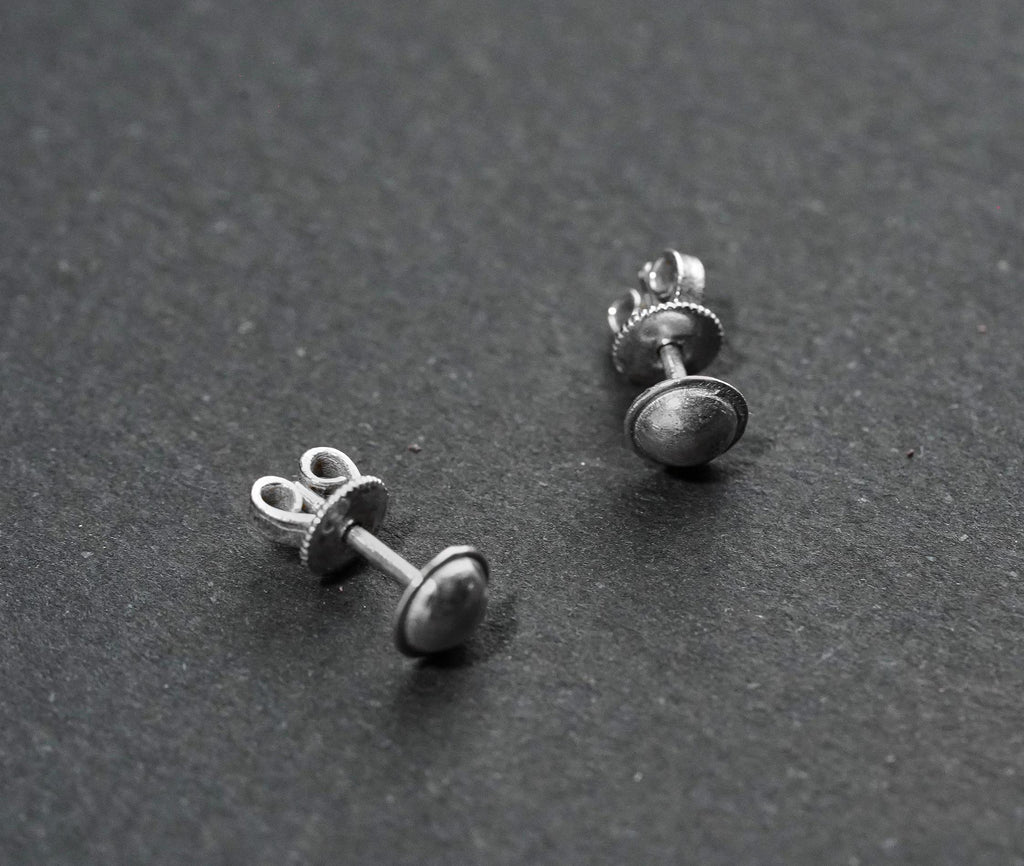 Final Fantasy VII Cloud Strife Stud Earrings - 950 Silver