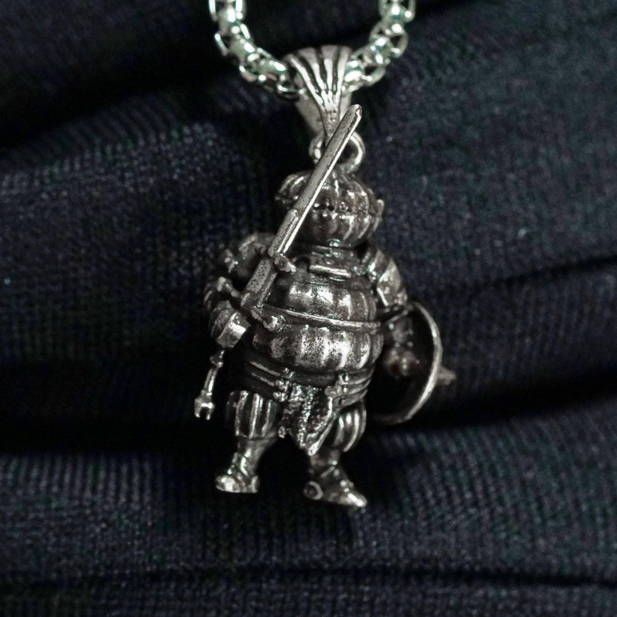 Dark Souls Siegmeyer of Catarina Onion Knight Necklace - 950 Silver